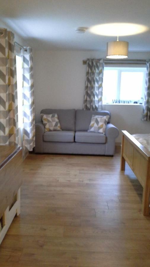 The Little Barn Apartment Carlby Екстериор снимка